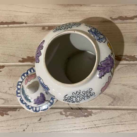 Vintage Chinese Temple Jar - Picture 5 of 9